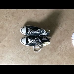 Women’s black converse